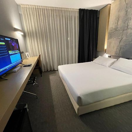 Bes Hotel Cremona Soncino Екстер'єр фото