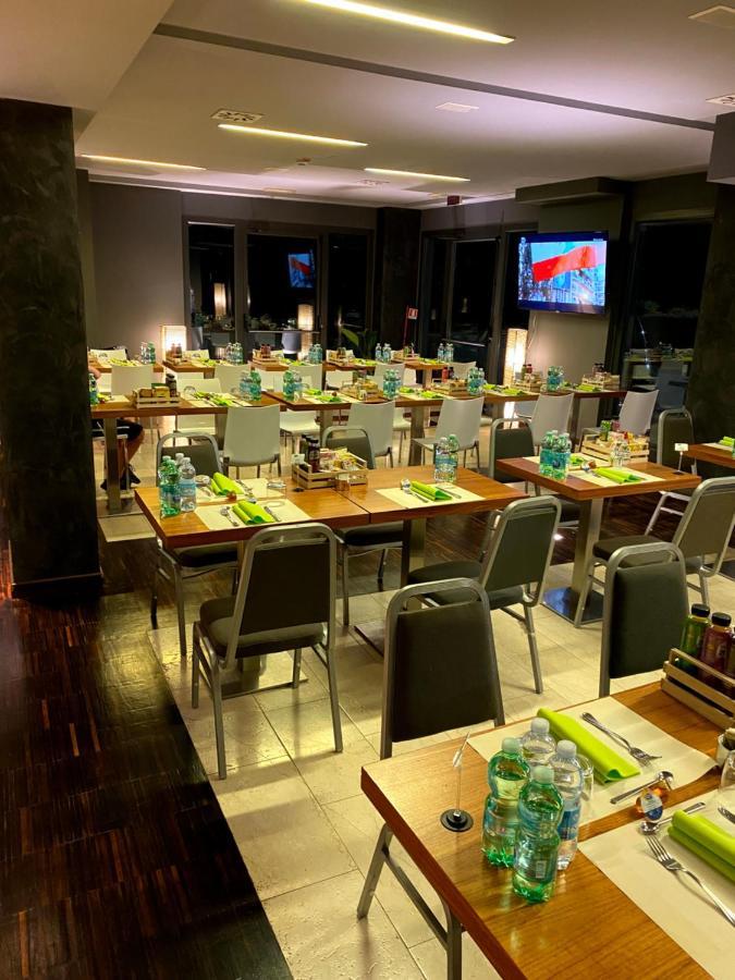 Bes Hotel Cremona Soncino Екстер'єр фото