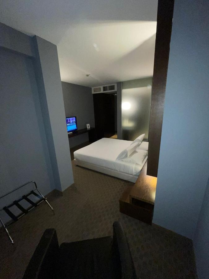 Bes Hotel Cremona Soncino Екстер'єр фото