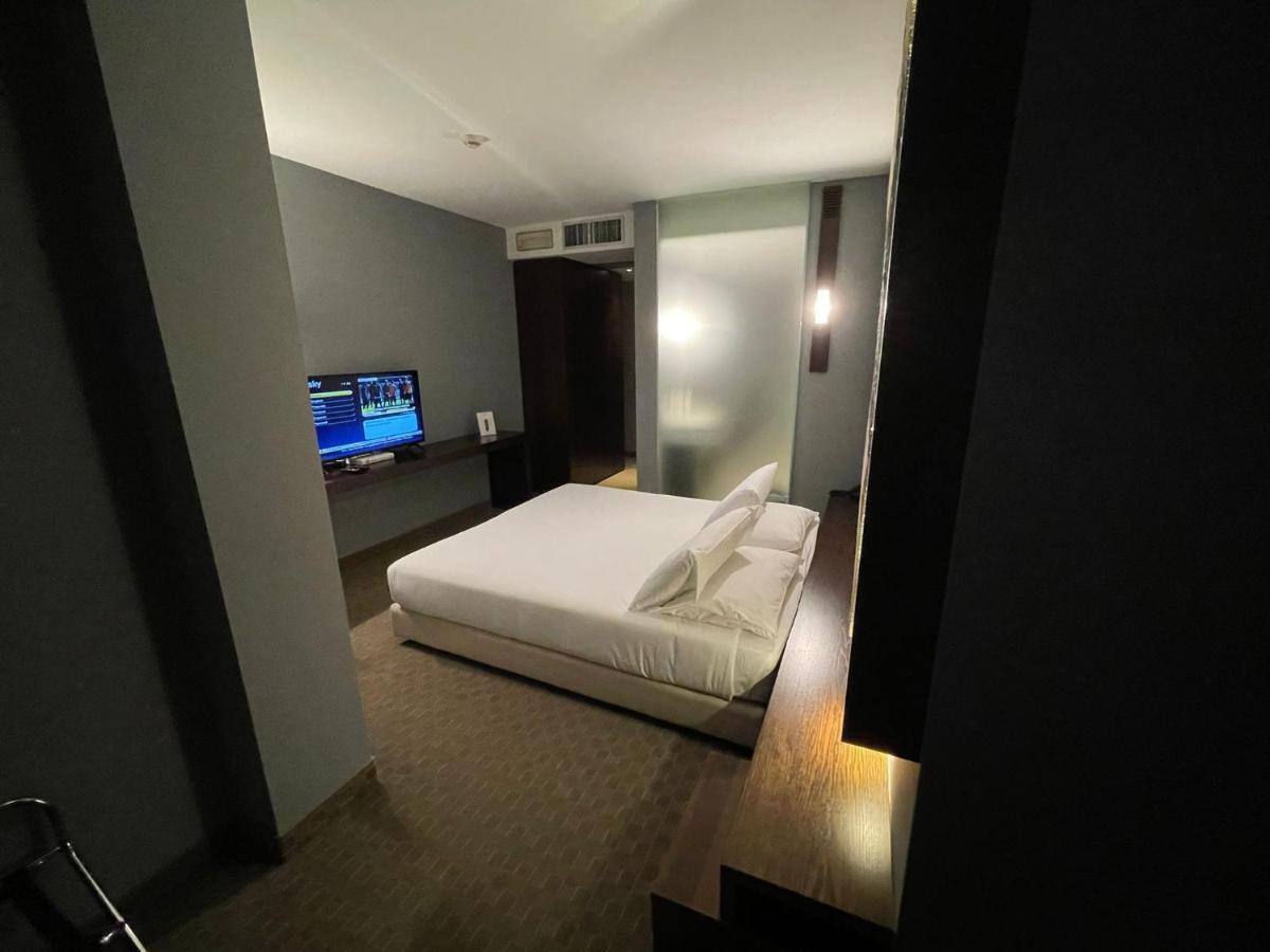 Bes Hotel Cremona Soncino Екстер'єр фото