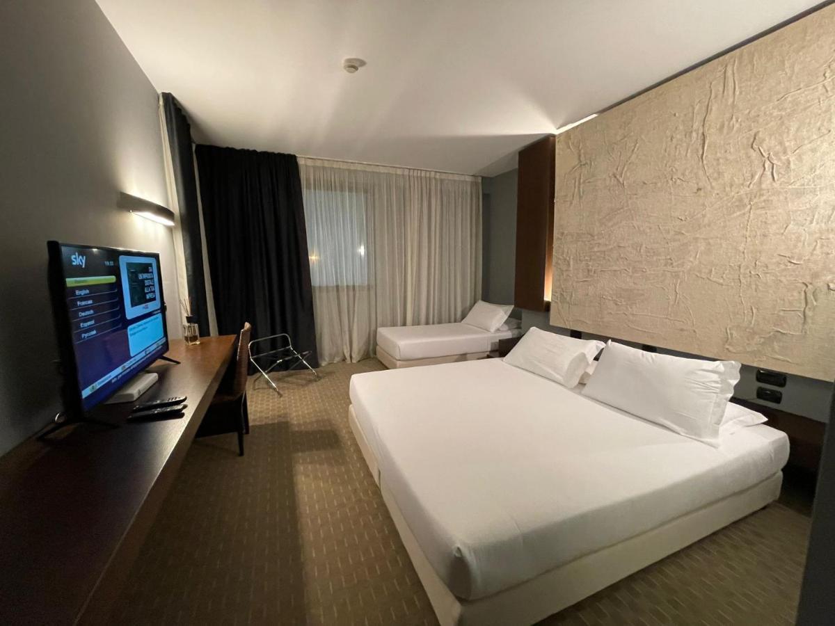 Bes Hotel Cremona Soncino Екстер'єр фото